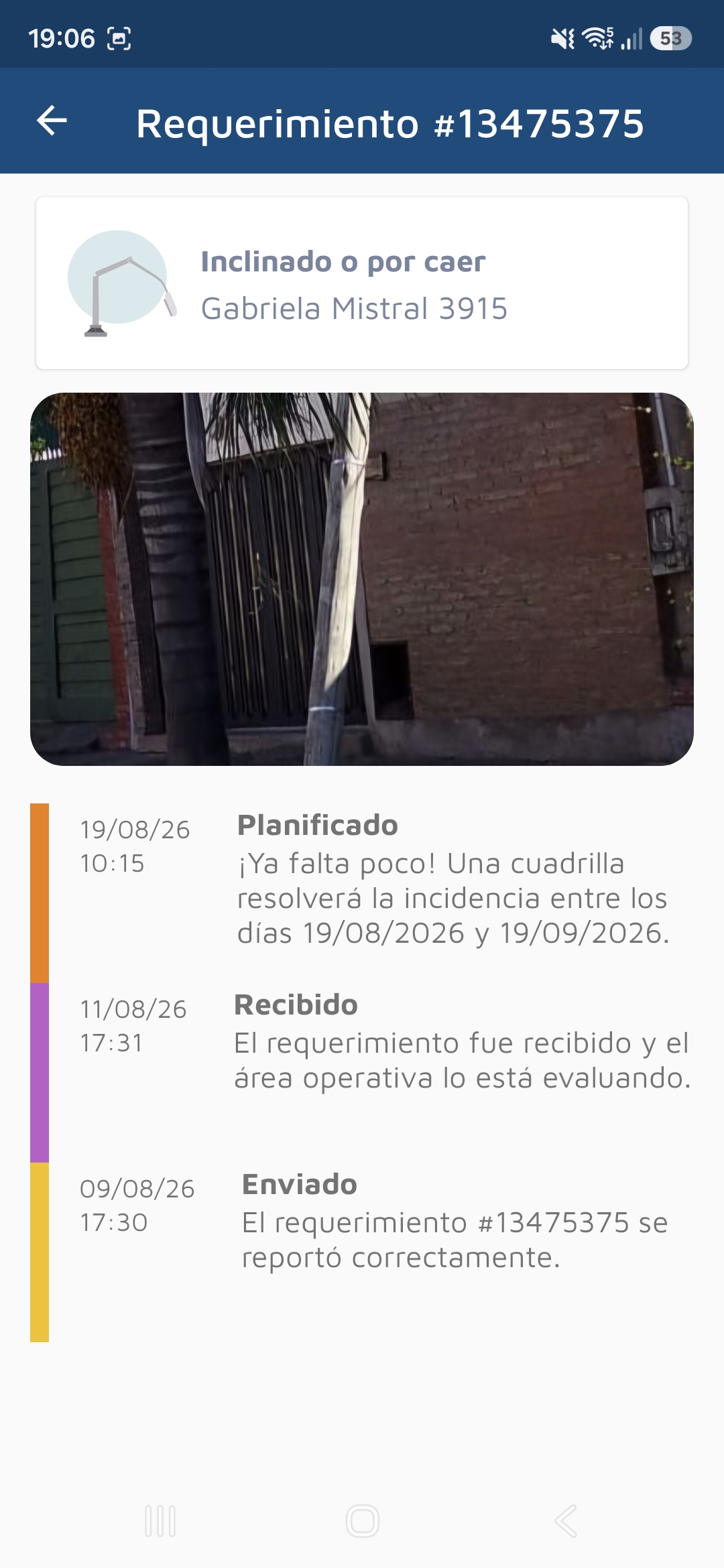Captura del requerimiento Nº 13475375 en la app municipal, con el historial de estados