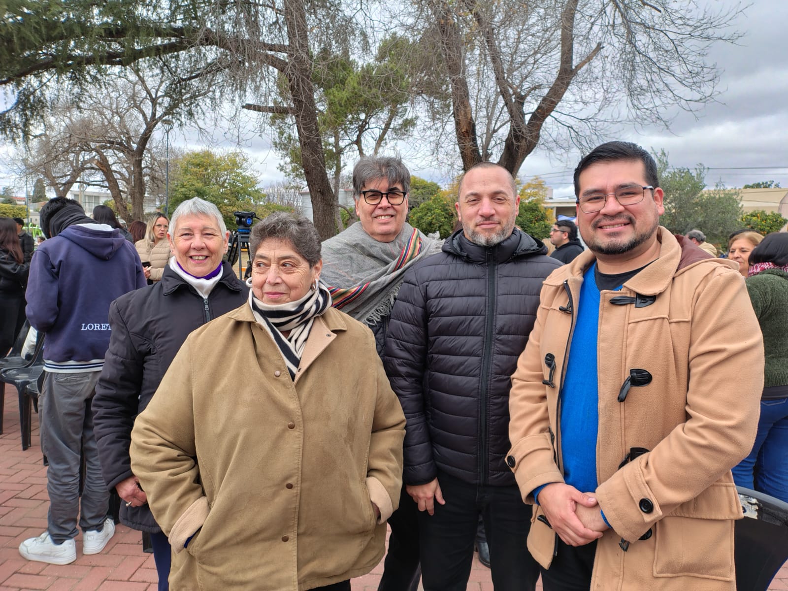 Integrantes de la Comisión Directiva del Centro Vecinal Bº Ameghino Sur en el acto de lanzamiento de Cordobeses en Alerta